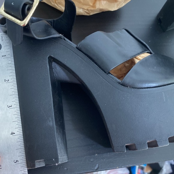 Platforms 👠 - Picture 7 of 7